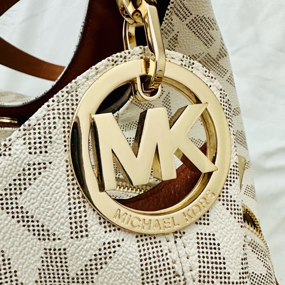 Michael Kors Fulton Large Pebbled Leather Shoulder Bag